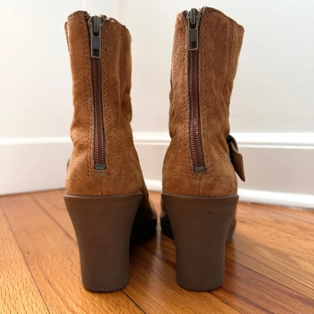 UGG Gisella Brown Suede Buckle Wedge Shearling Mid Calf Back Zip Boots Size 7